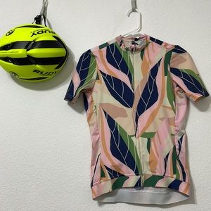 Cycling top. Short sleeved. Never worn. Size M no tag.